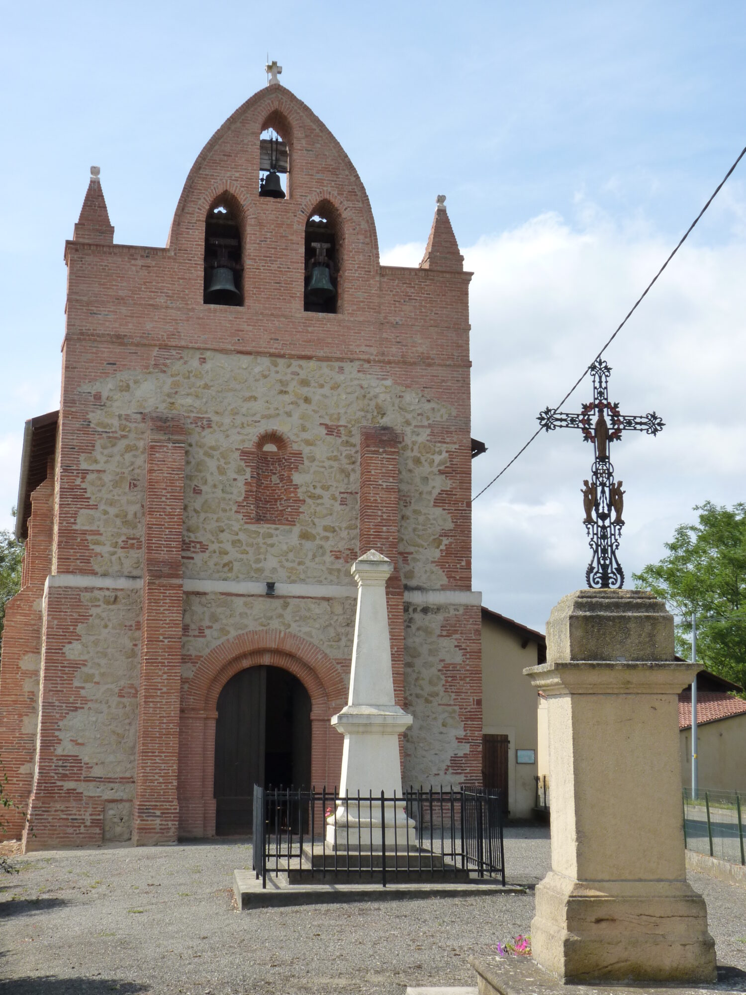 Église en briques et clocher à cloches, Office de Tourisme Cœur de Garonne