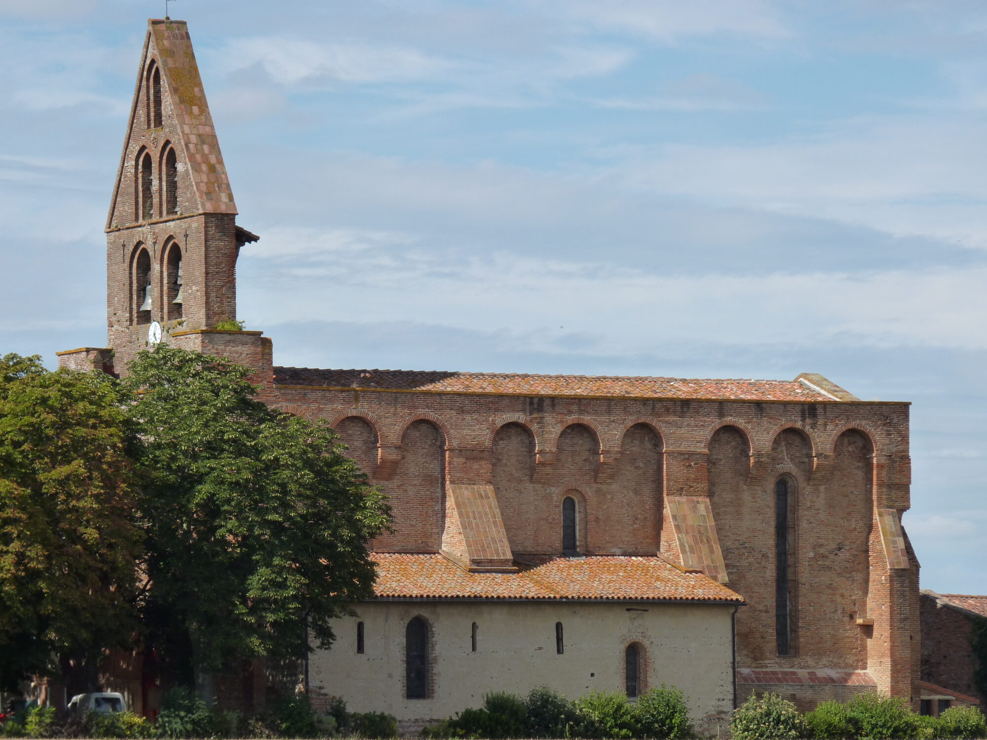 Église en brique avec clocher, Office de Tourisme Cœur de Garonne