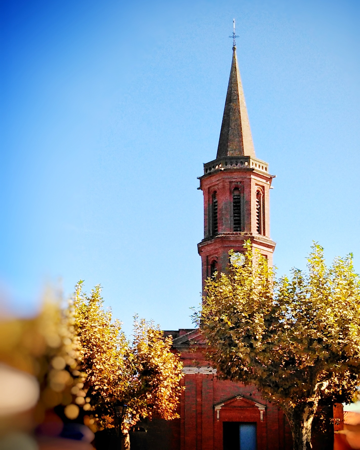 Clocher d’église en brique rouge, Office de Tourisme Cœur de Garonne