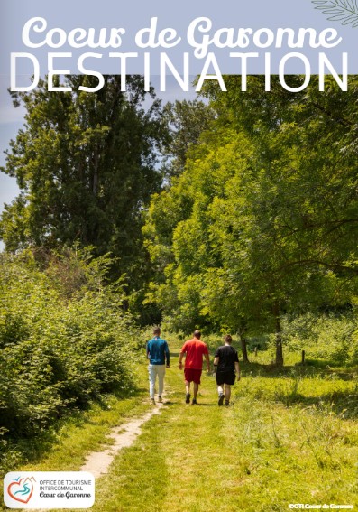 Randonneurs sur un sentier, destination Office de Tourisme Cœur de Garonne