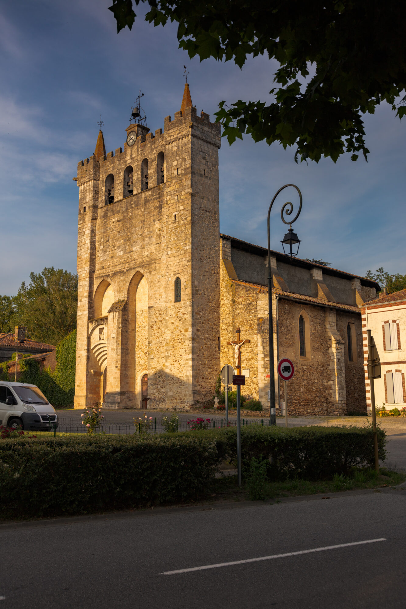 Église en pierre à clocher fortifié, Office de Tourisme Cœur de Garonne