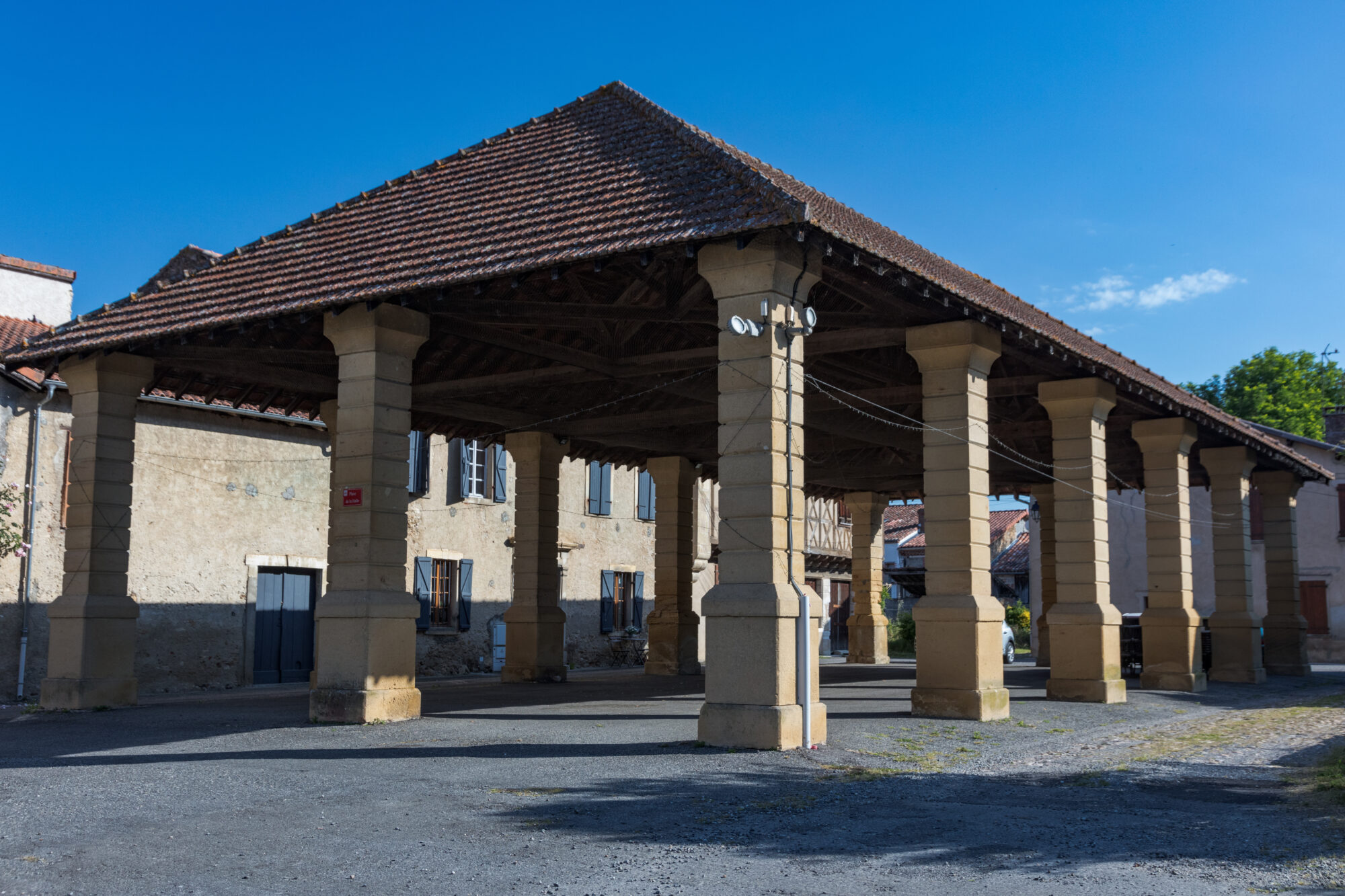 Halle couverte à colonnes, Office de Tourisme Cœur de Garonne