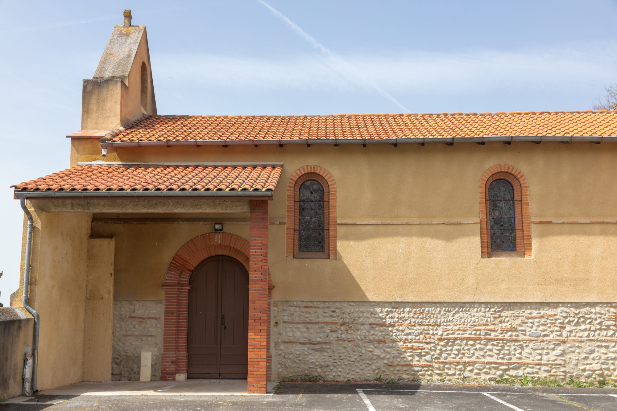 Église à clocher-mur et porte voûtée, Office de Tourisme Cœur de Garonne