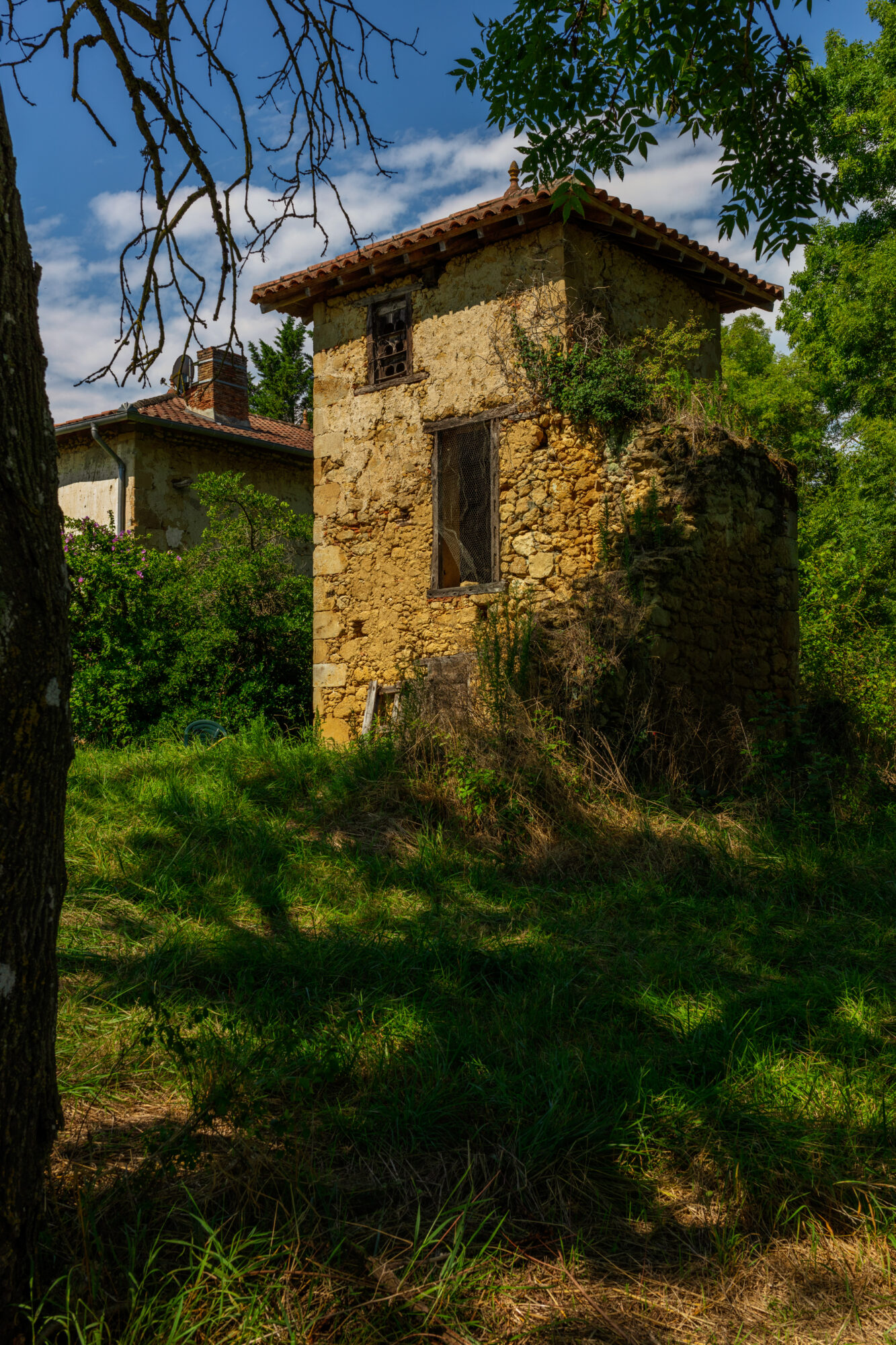 Ancienne bâtisse en pierre de l’Office de Tourisme Cœur de Garonne