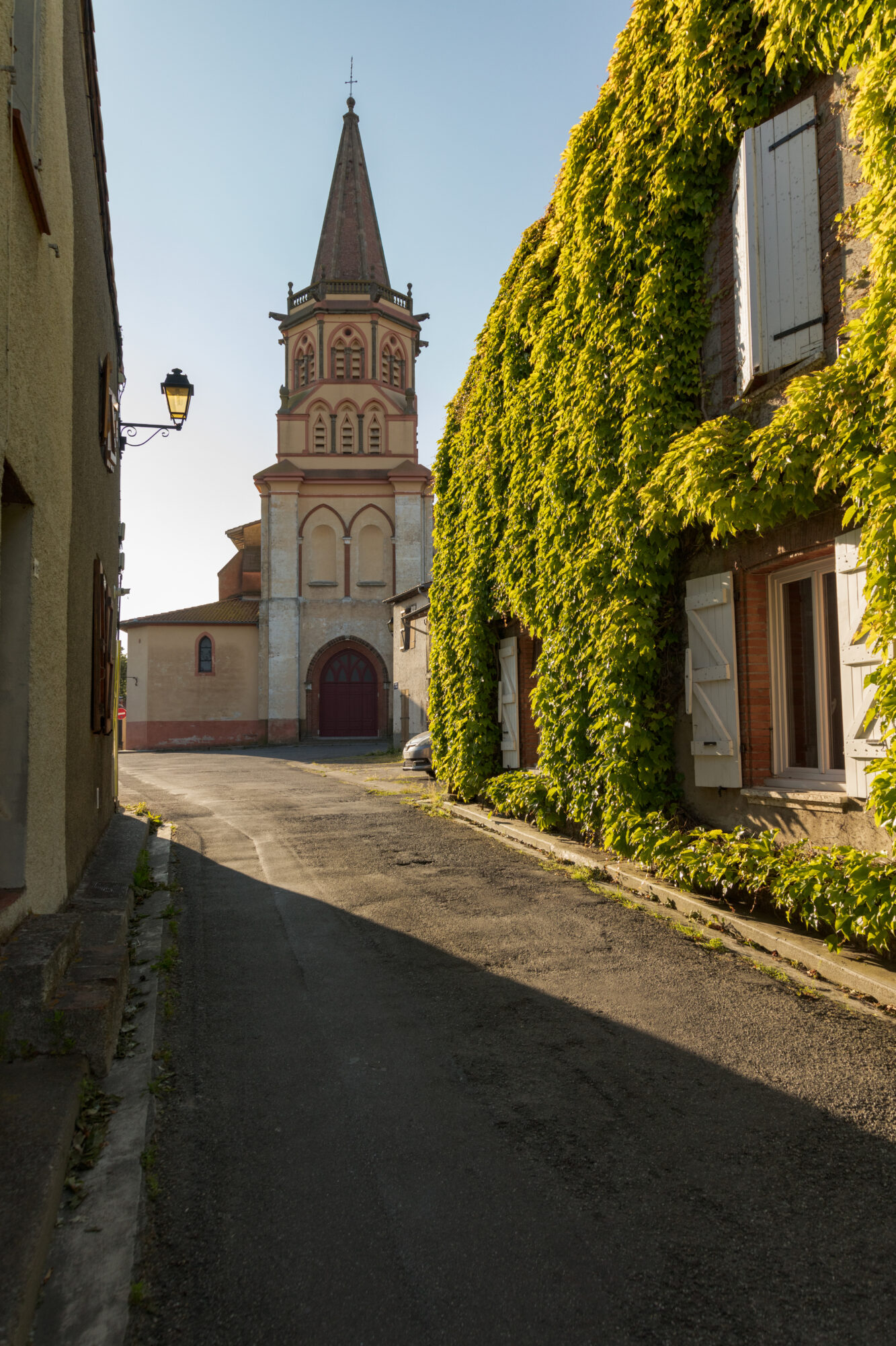 Église au bout d’une ruelle, Office de Tourisme Cœur de Garonne