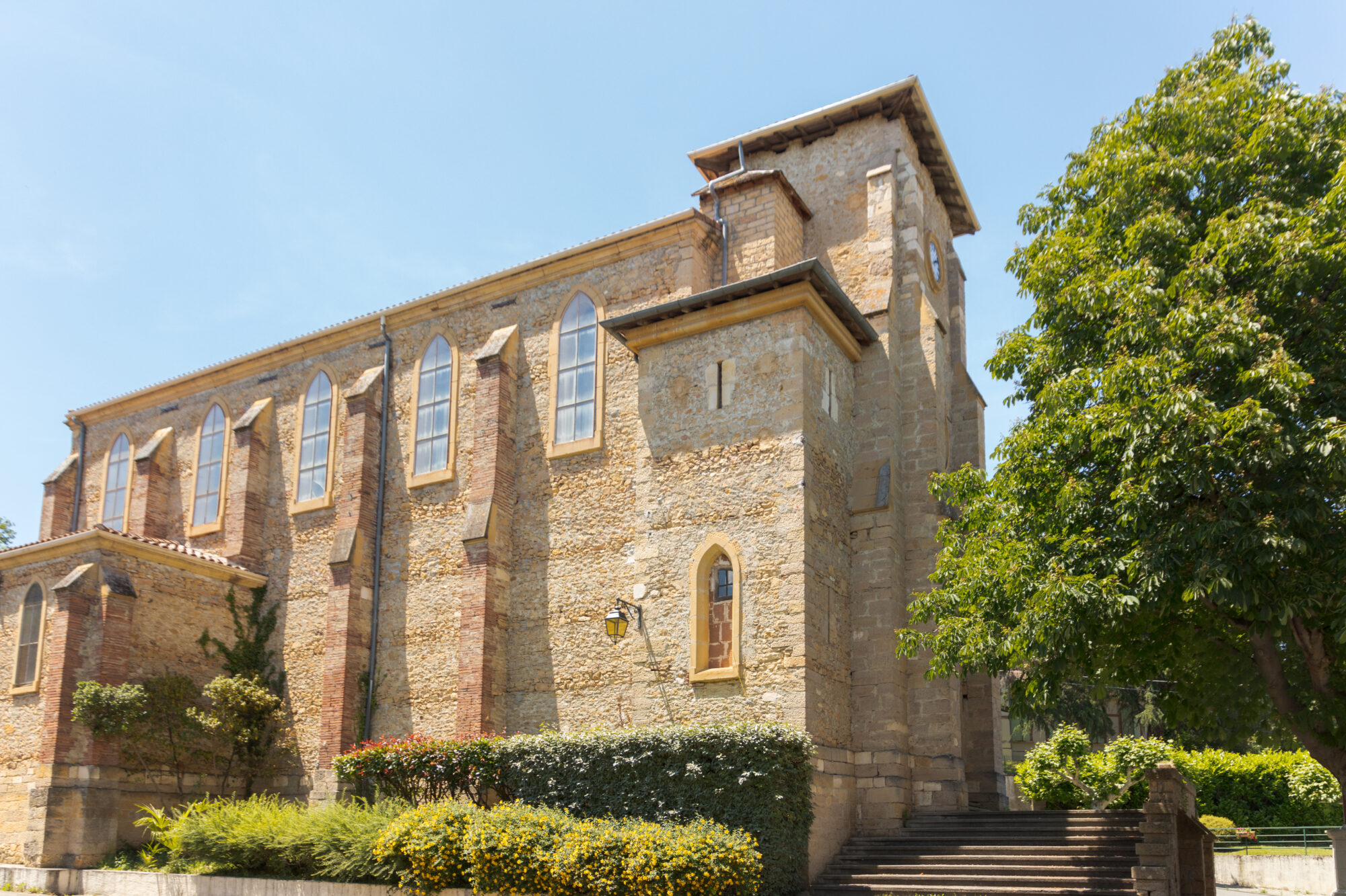 Église en pierre de l’Office de Tourisme Cœur de Garonne