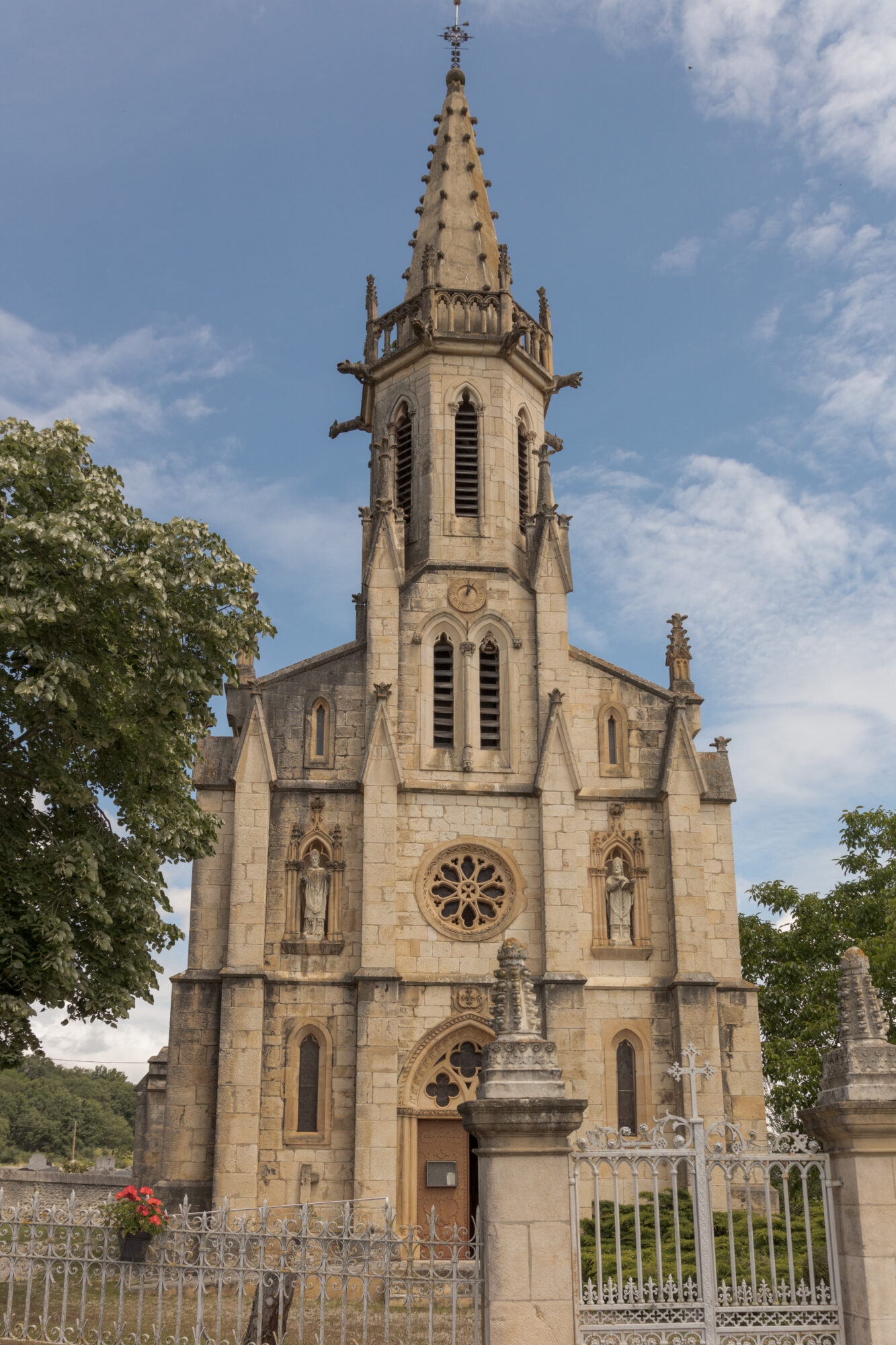 Église néogothique à clocher élancé, Office de Tourisme Cœur de Garonne