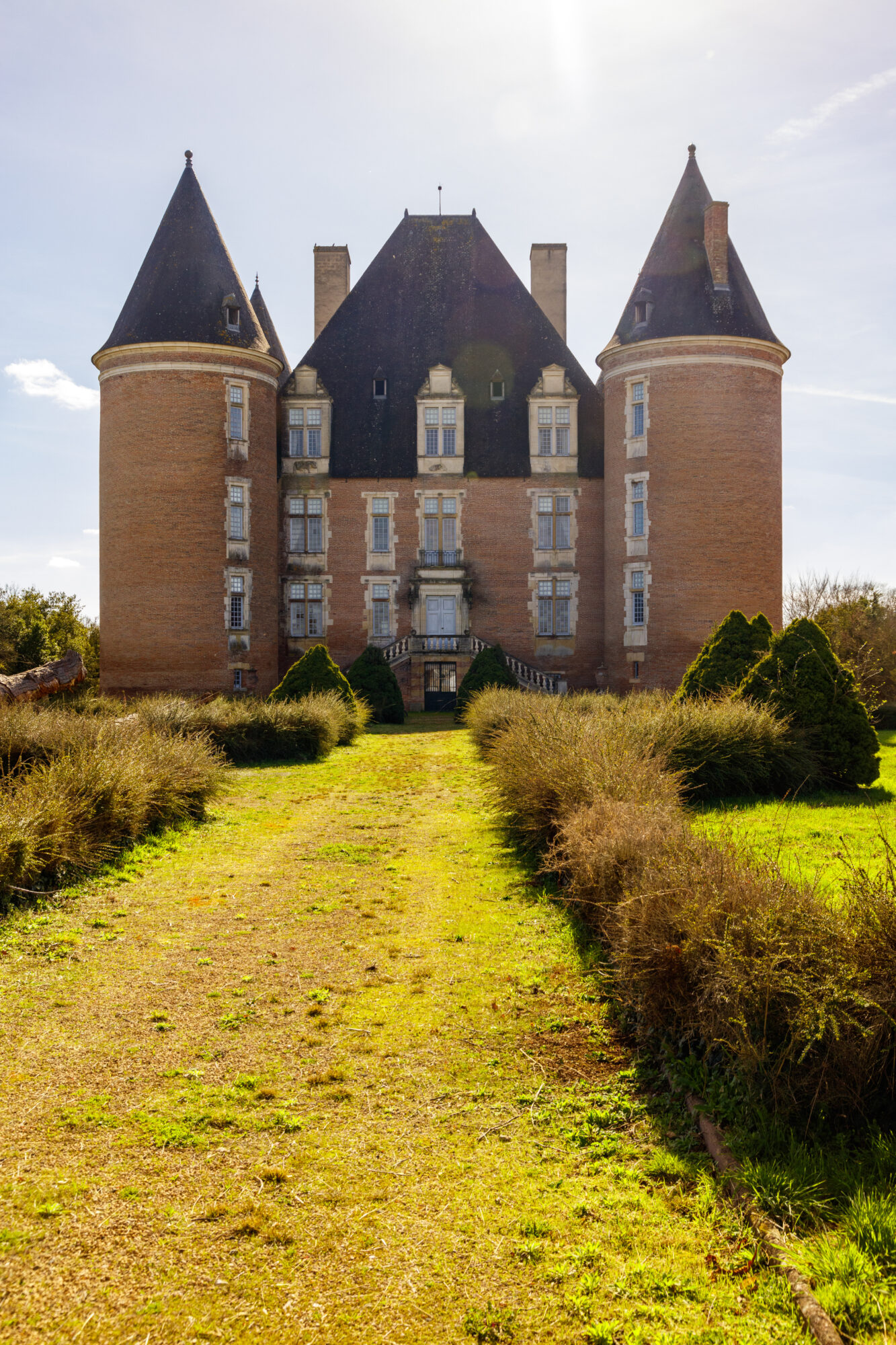 Château en brique à deux tours, Office de Tourisme Cœur de Garonne