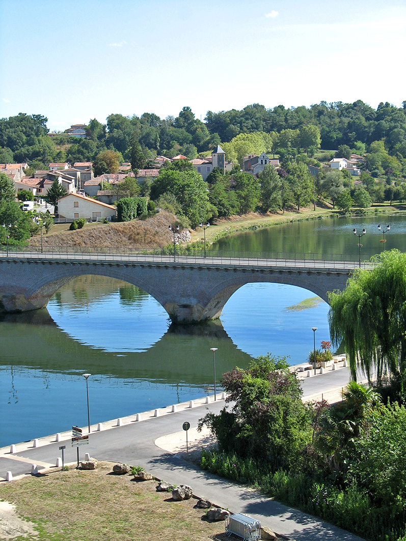 Pont en pierre sur la Garonne à Cazères, Office de Tourisme Cœur de Garonne