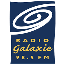 Logo Radio Galaxie 98.5 FM bleu avec typographie jaune