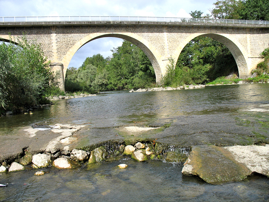 Pont en pierre à deux arches sur la Garonne, Cœur de Garonne