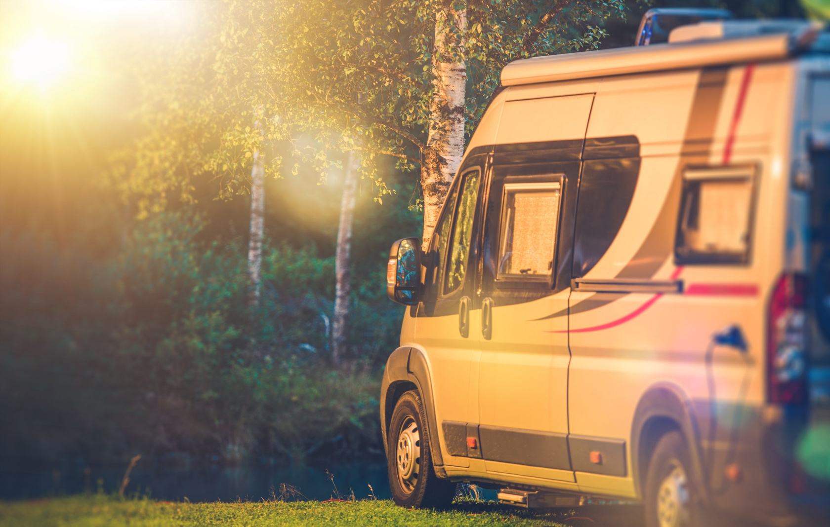 Camping-car stationné en pleine nature, Office de Tourisme Cœur de Garonne