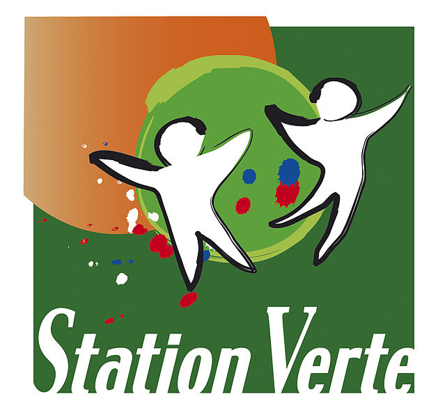 Logo Station Verte avec deux silhouettes blanches en mouvement