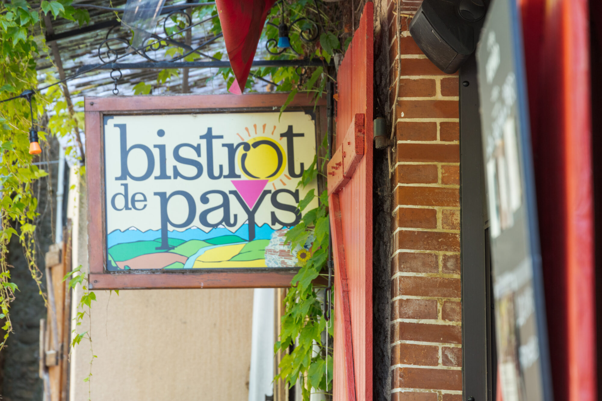 Enseigne Bistrot de Pays dans l’Office de Tourisme Cœur de Garonne