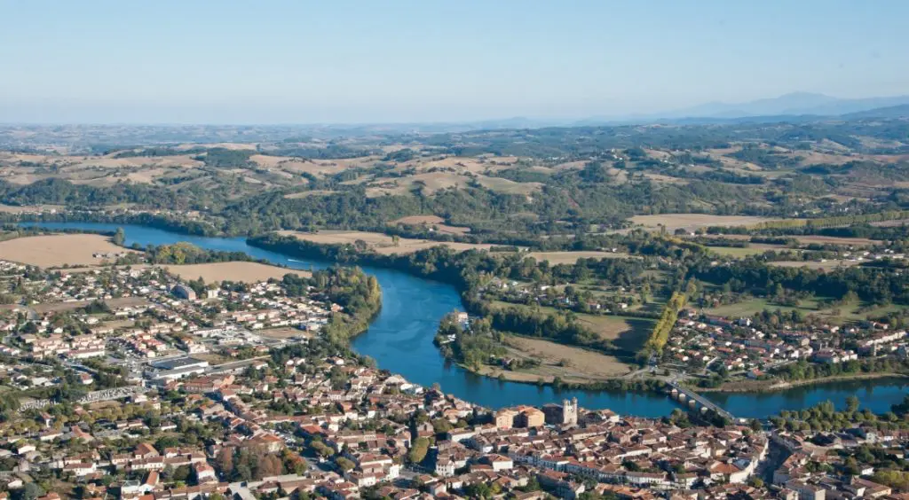 Vue aérienne de Cazères et de la Garonne, Office de Tourisme Cœur de Garonne