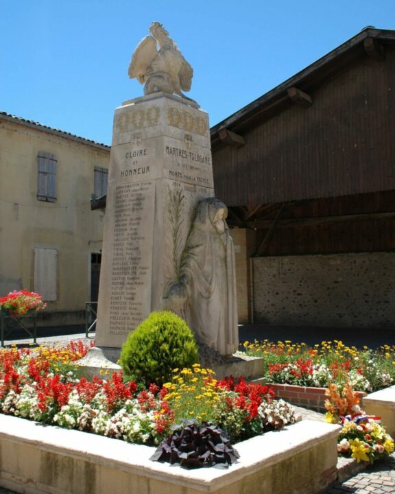 Monument aux morts avec statue allégorique à Cœur de Garonne