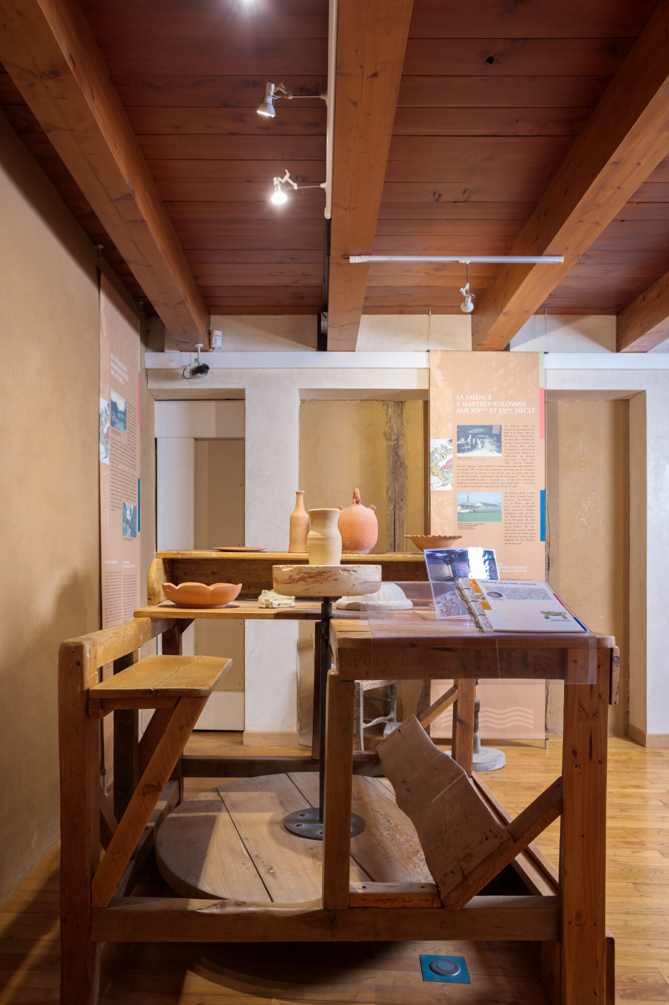 Atelier de faïence à Martres-Tolosane, Office de Tourisme Cœur de Garonne