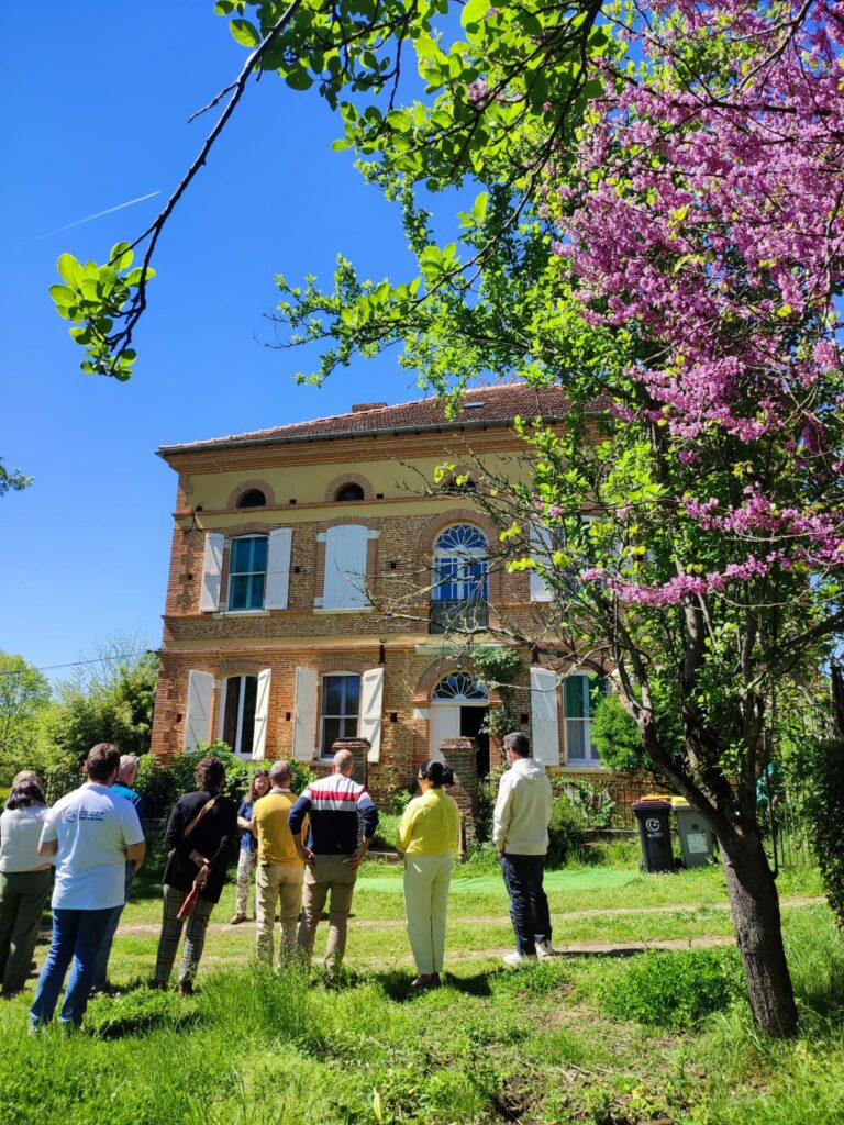 Visite guidée devant une maison de caractère, Office de Tourisme Cœur de Garonne