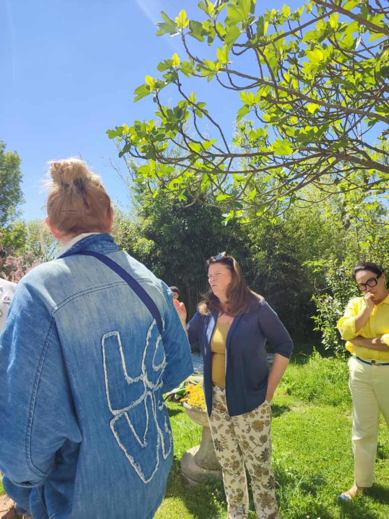 Visite guidée en jardin avec participantes, Office de Tourisme Cœur de Garonne