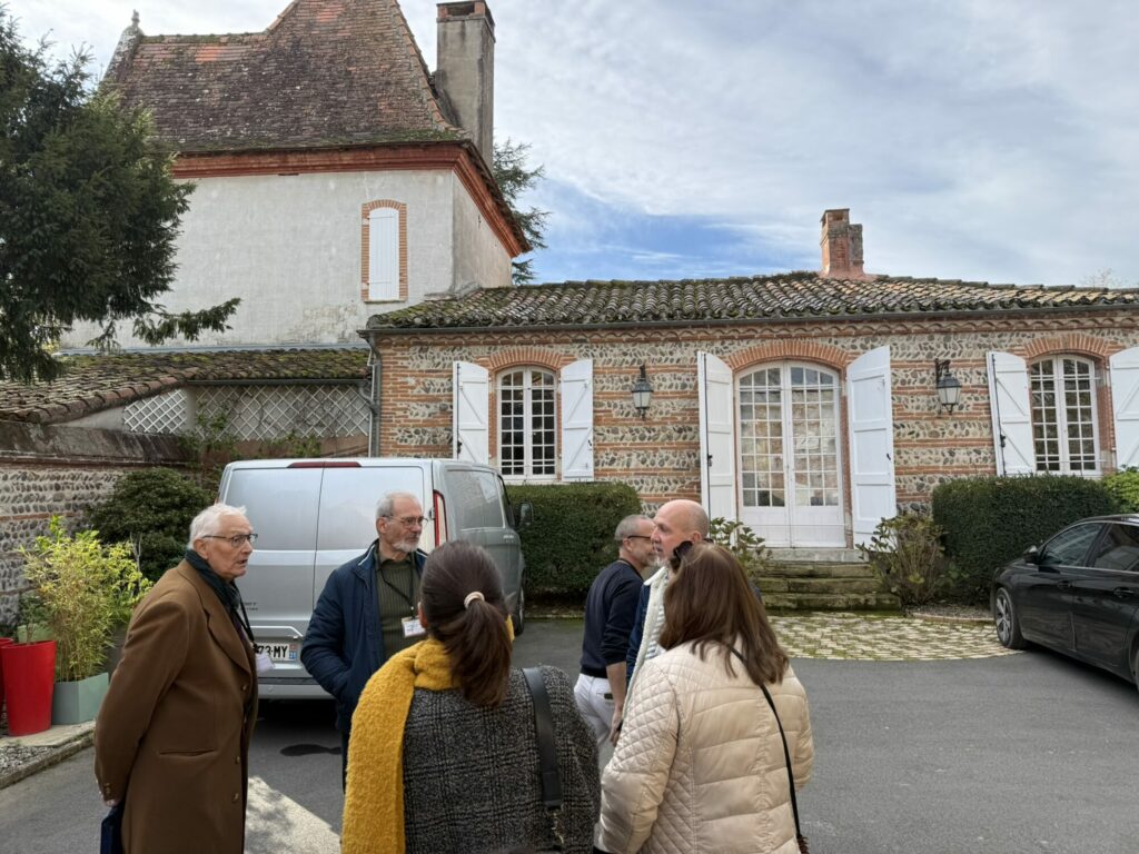 Visite guidée devant une demeure, Office de Tourisme Cœur de Garonne
