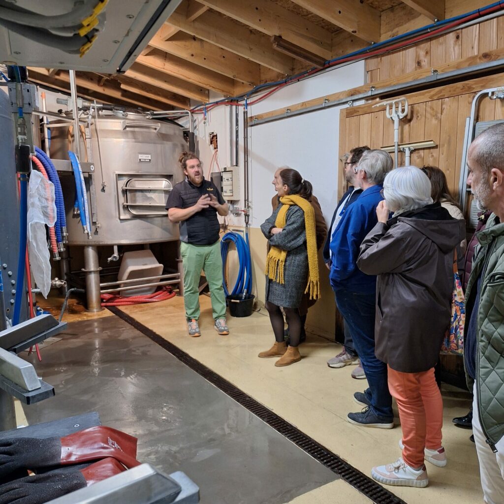 Visite guidée de chai avec cuve inox, Office de Tourisme Cœur de Garonne