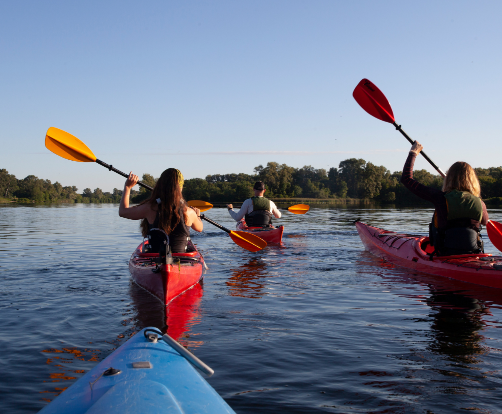 Groupe en kayak sur la Garonne avec l’Office de Tourisme Cœur de Garonne