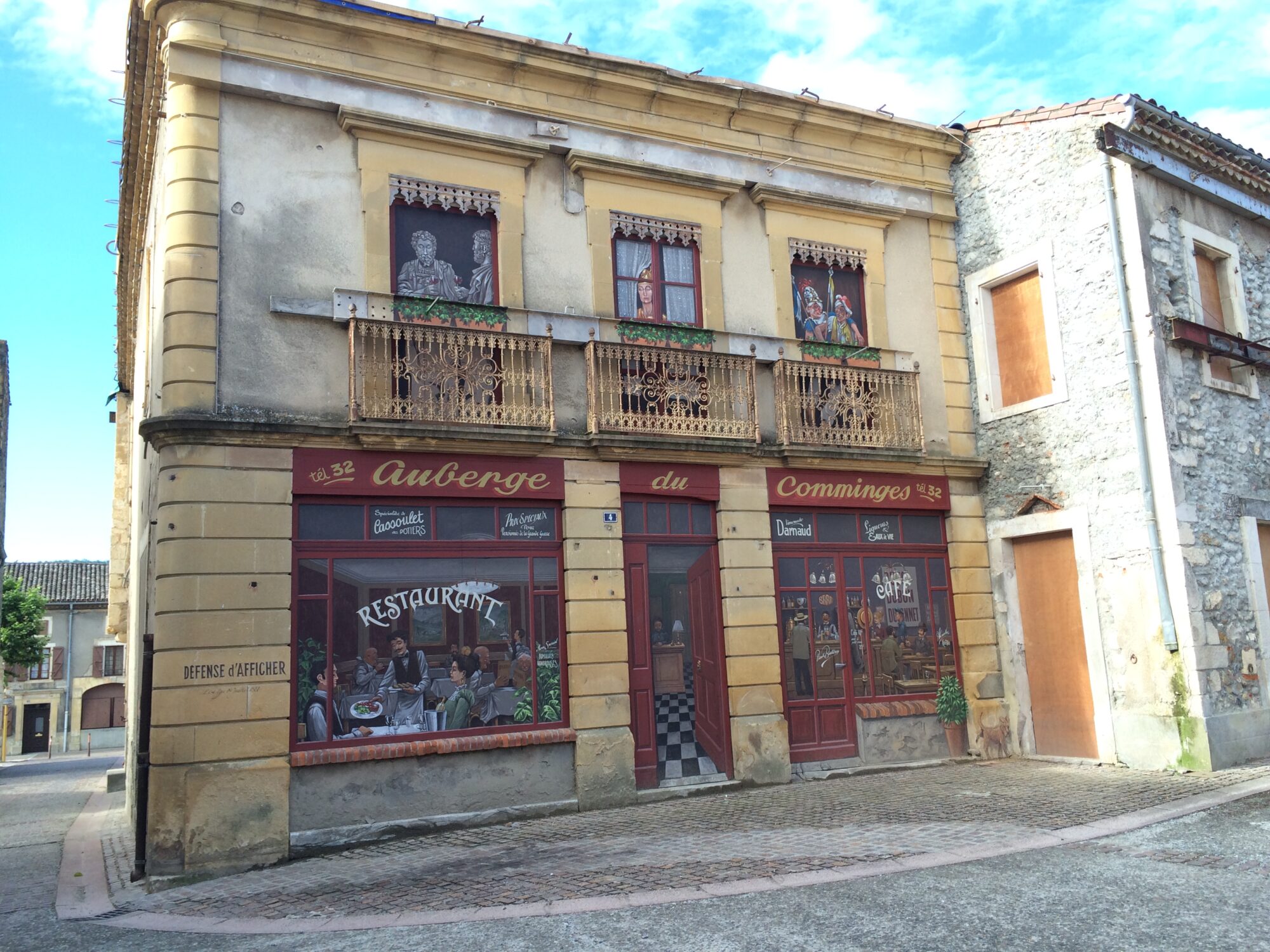 Façade peinte de l’Auberge du Comminges, Office de Tourisme Cœur de Garonne