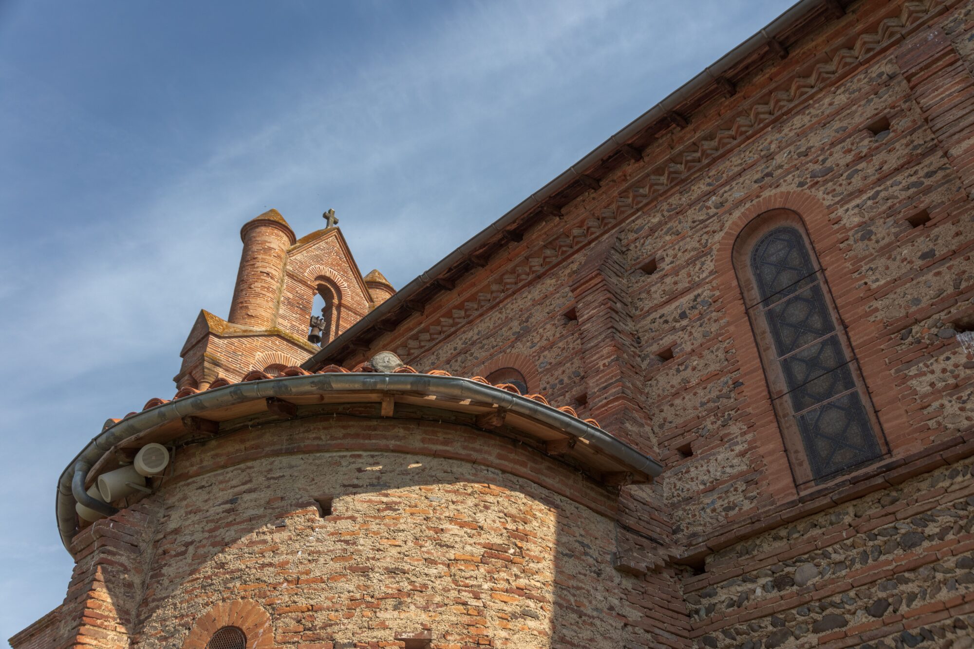Abside et clocher en brique d’une église, Office de Tourisme Cœur de Garonne