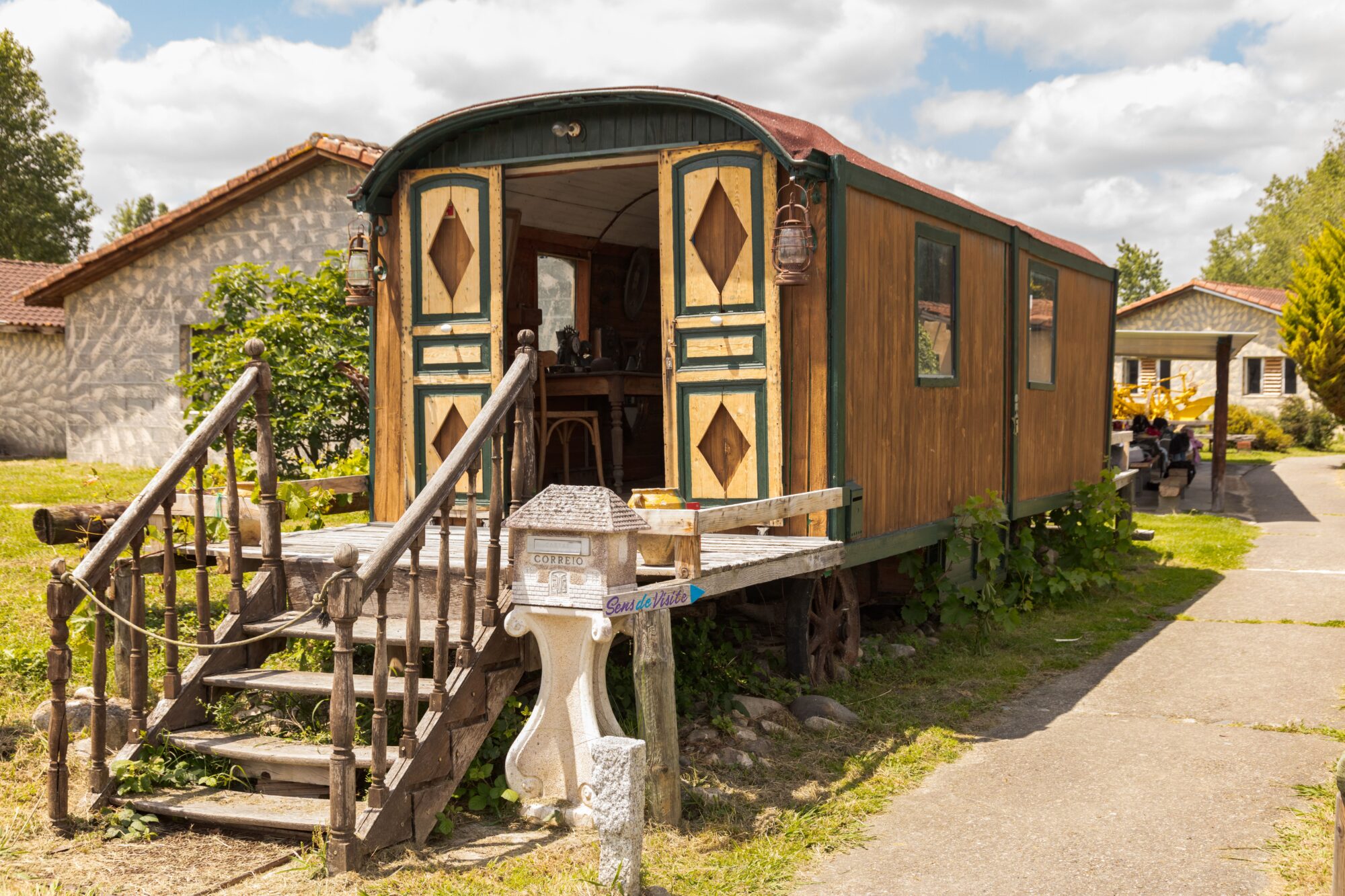 Roulotte en bois aménagée, Office de Tourisme Cœur de Garonne