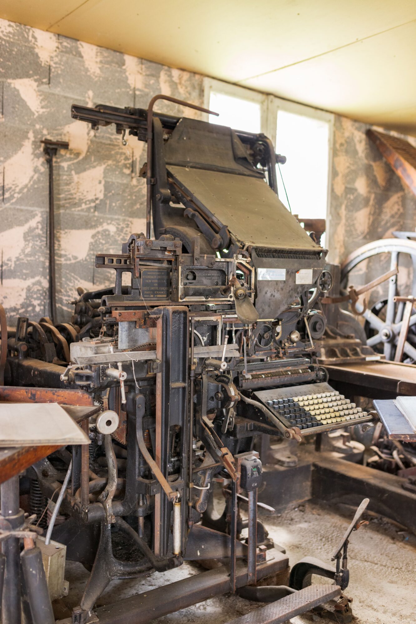 Ancienne presse typographique en métal, Office de Tourisme Cœur de Garonne