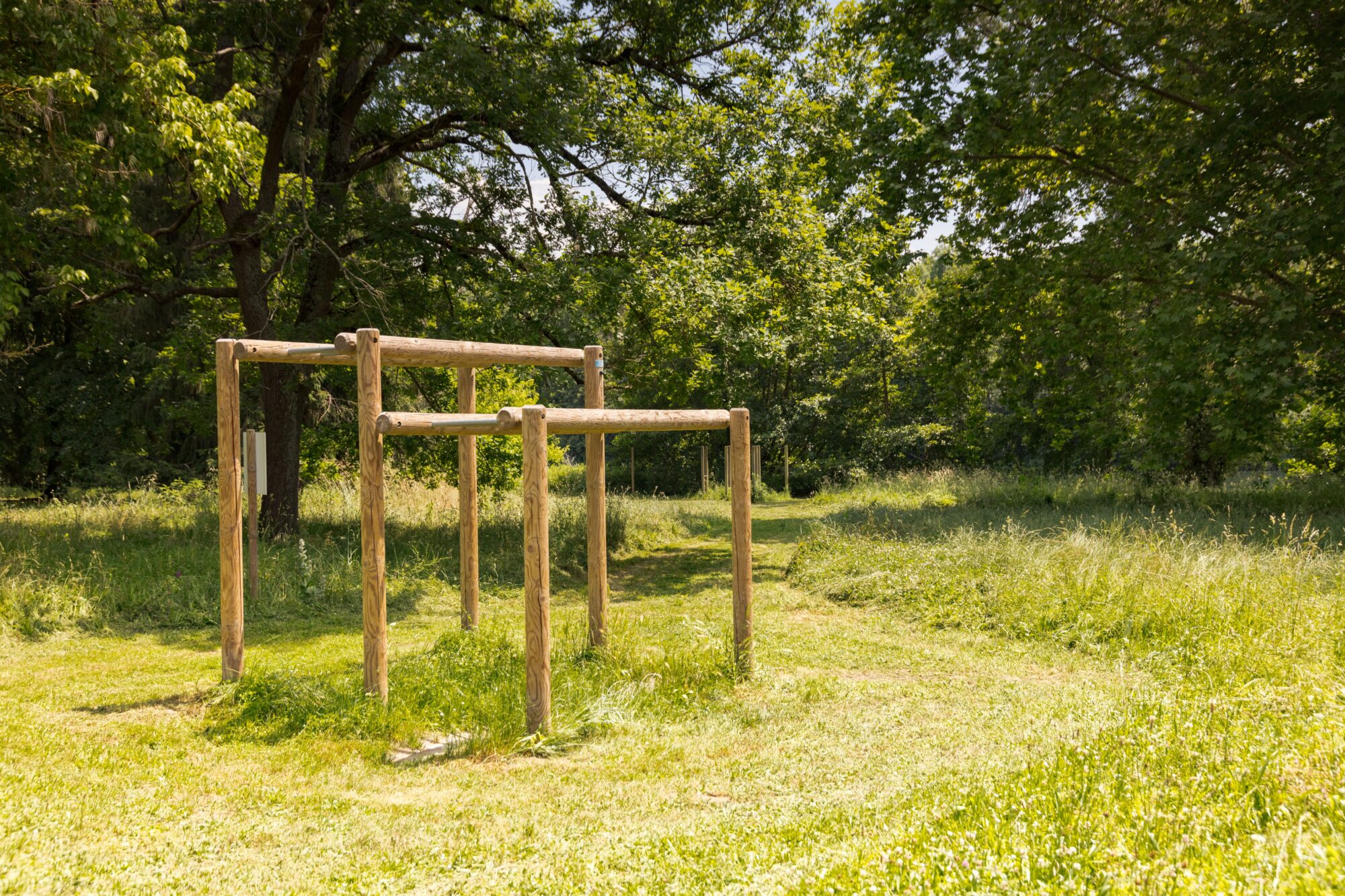 Parcours sportif en bois en forêt, Office de Tourisme Cœur de Garonne