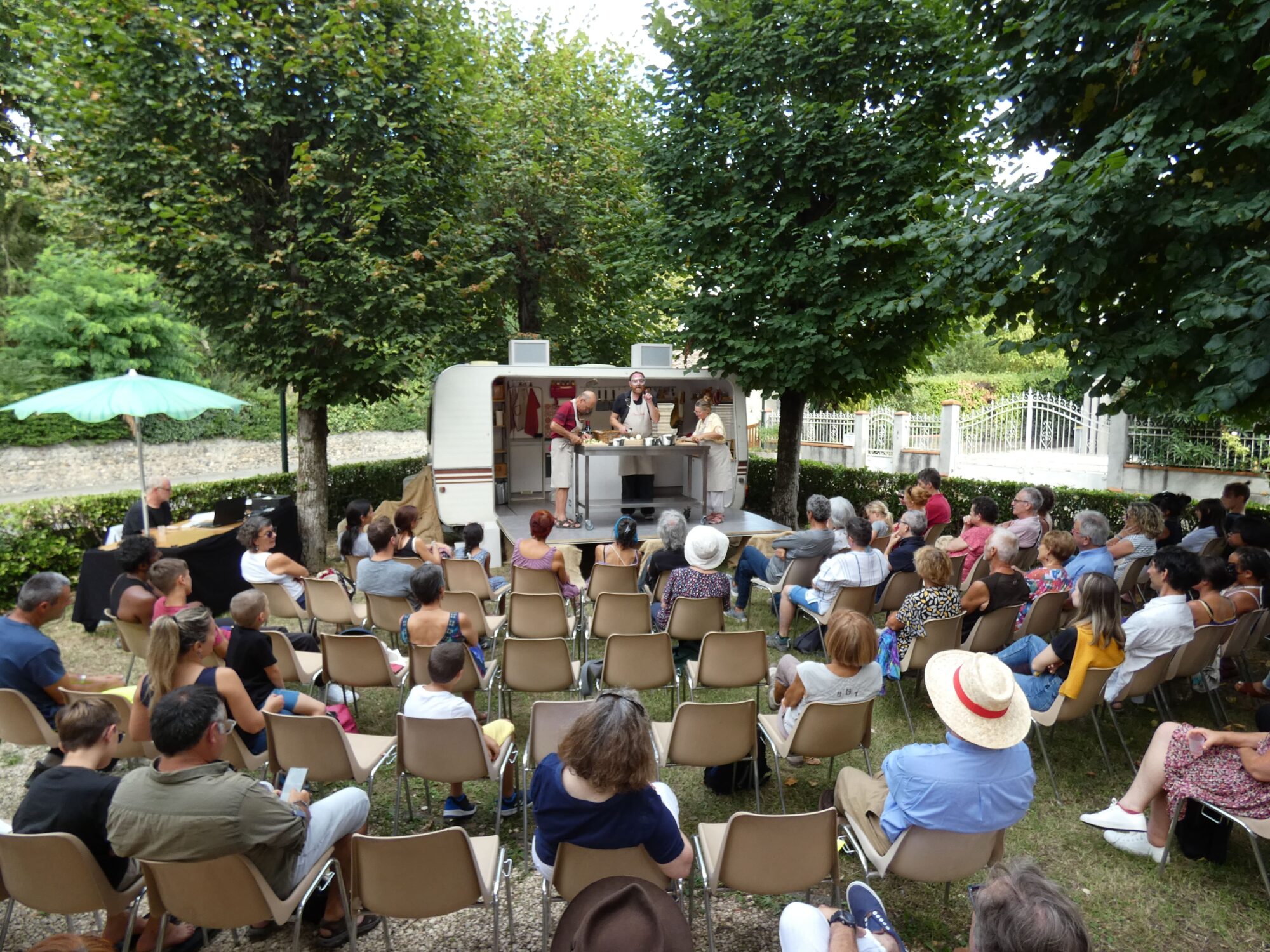 Démonstration culinaire devant un public, Office de Tourisme Cœur de Garonne