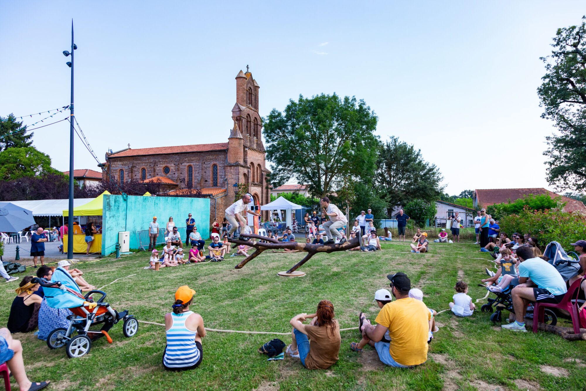 Spectacle en plein air devant l’église, Office de Tourisme Cœur de Garonne