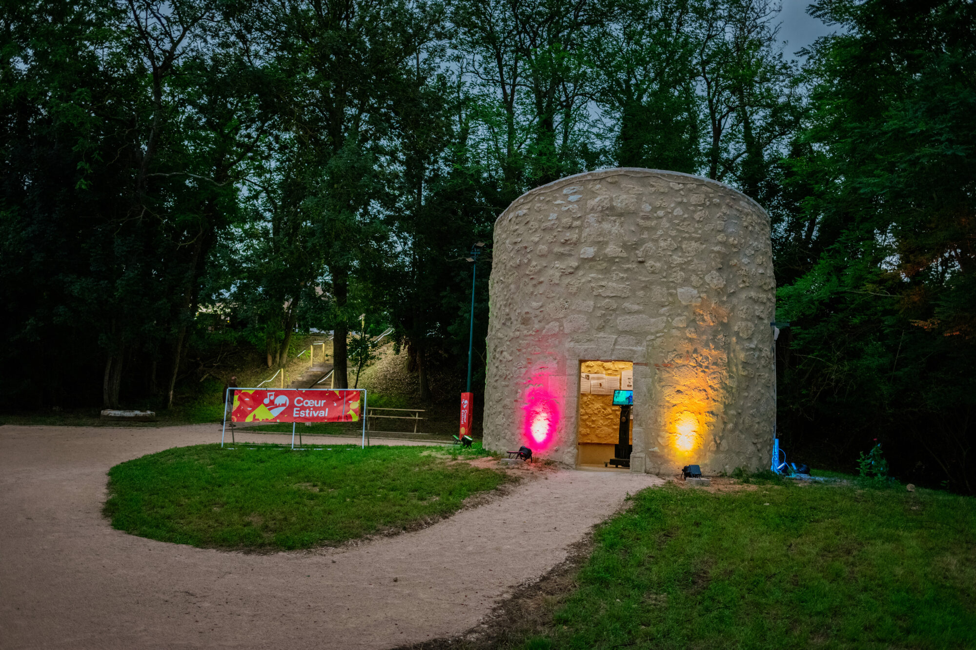 Tour en pierre éclairée au Cœur Estival, Office de Tourisme Cœur de Garonne