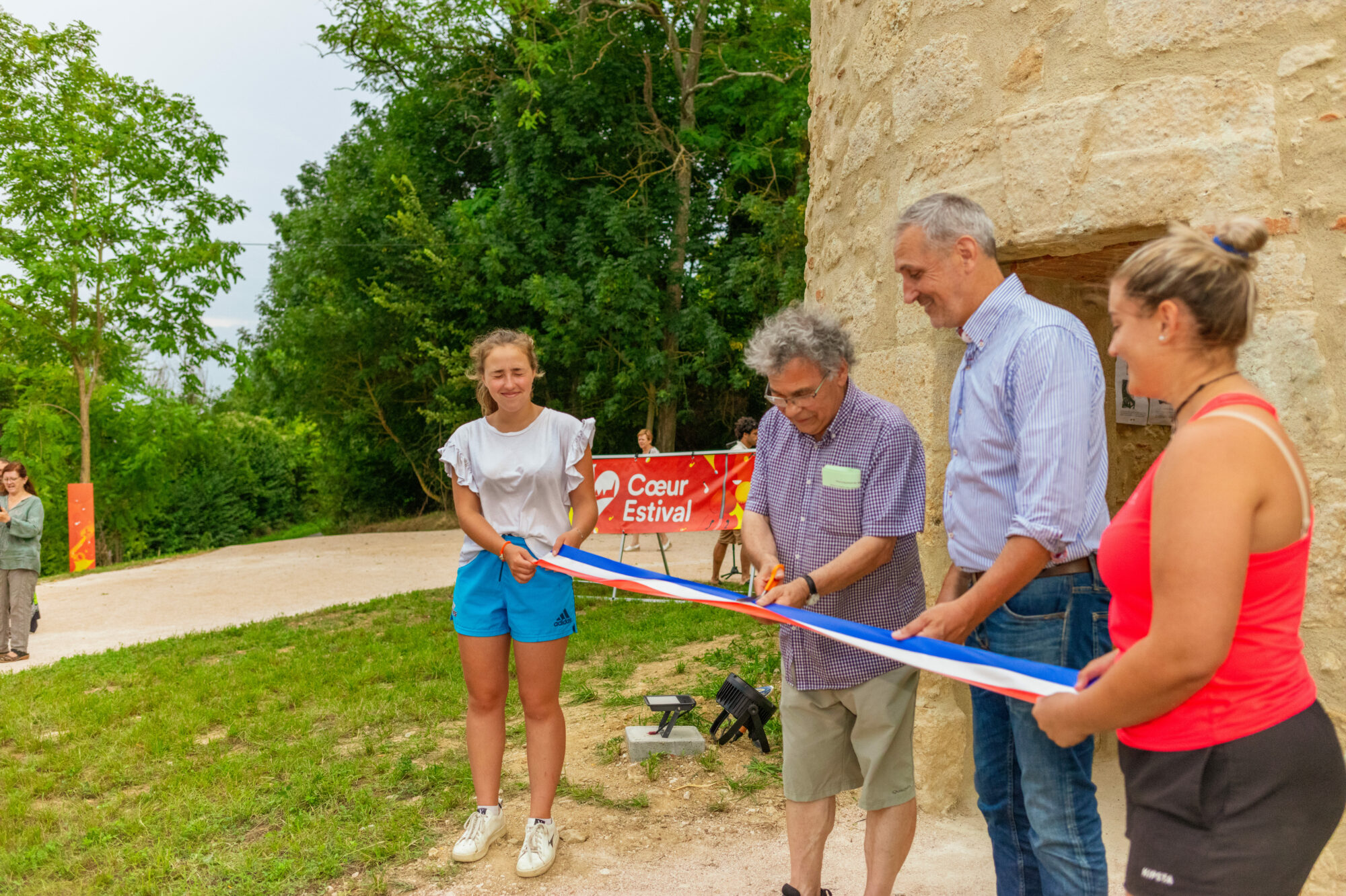 Inauguration avec coupe de ruban à l’Office de Tourisme Cœur de Garonne