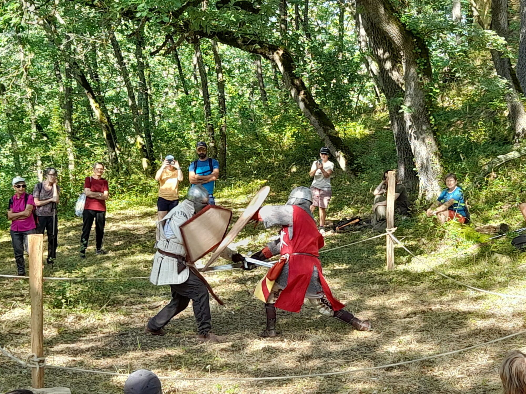 Combat médiéval en armure devant le public, Office de Tourisme Cœur de Garonne