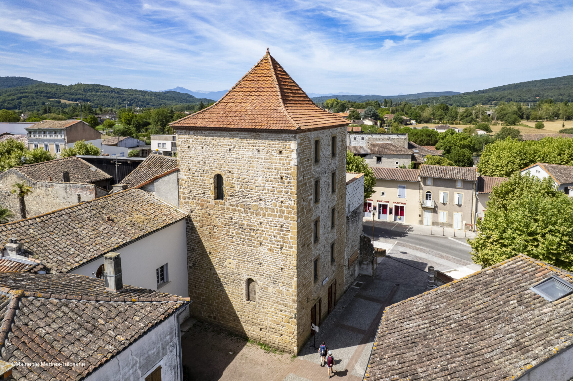 Tour médiévale en pierre à Martres-Tolosane, Cœur de Garonne
