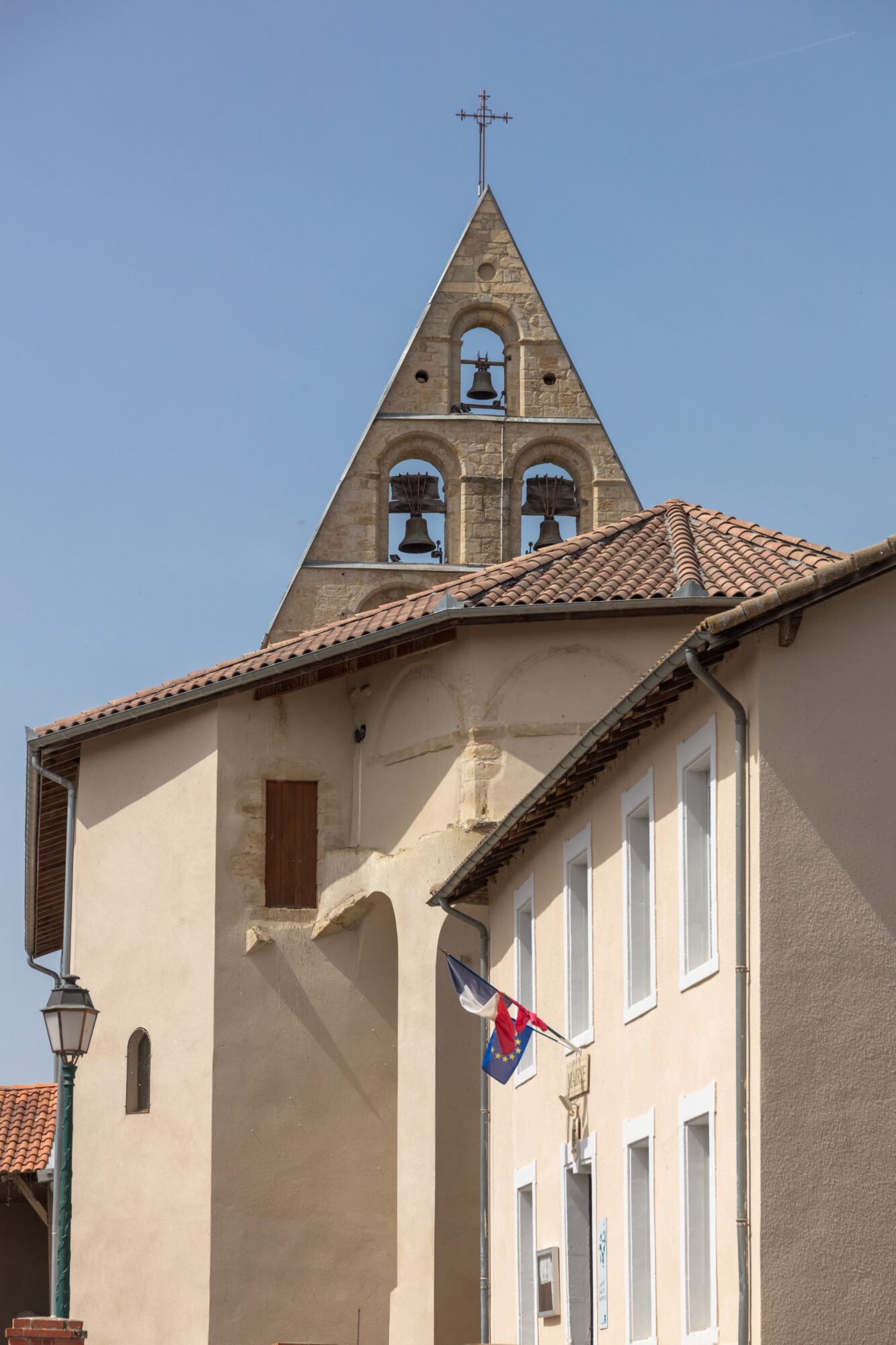 Clocher à trois cloches au-dessus de la mairie, Cœur de Garonne