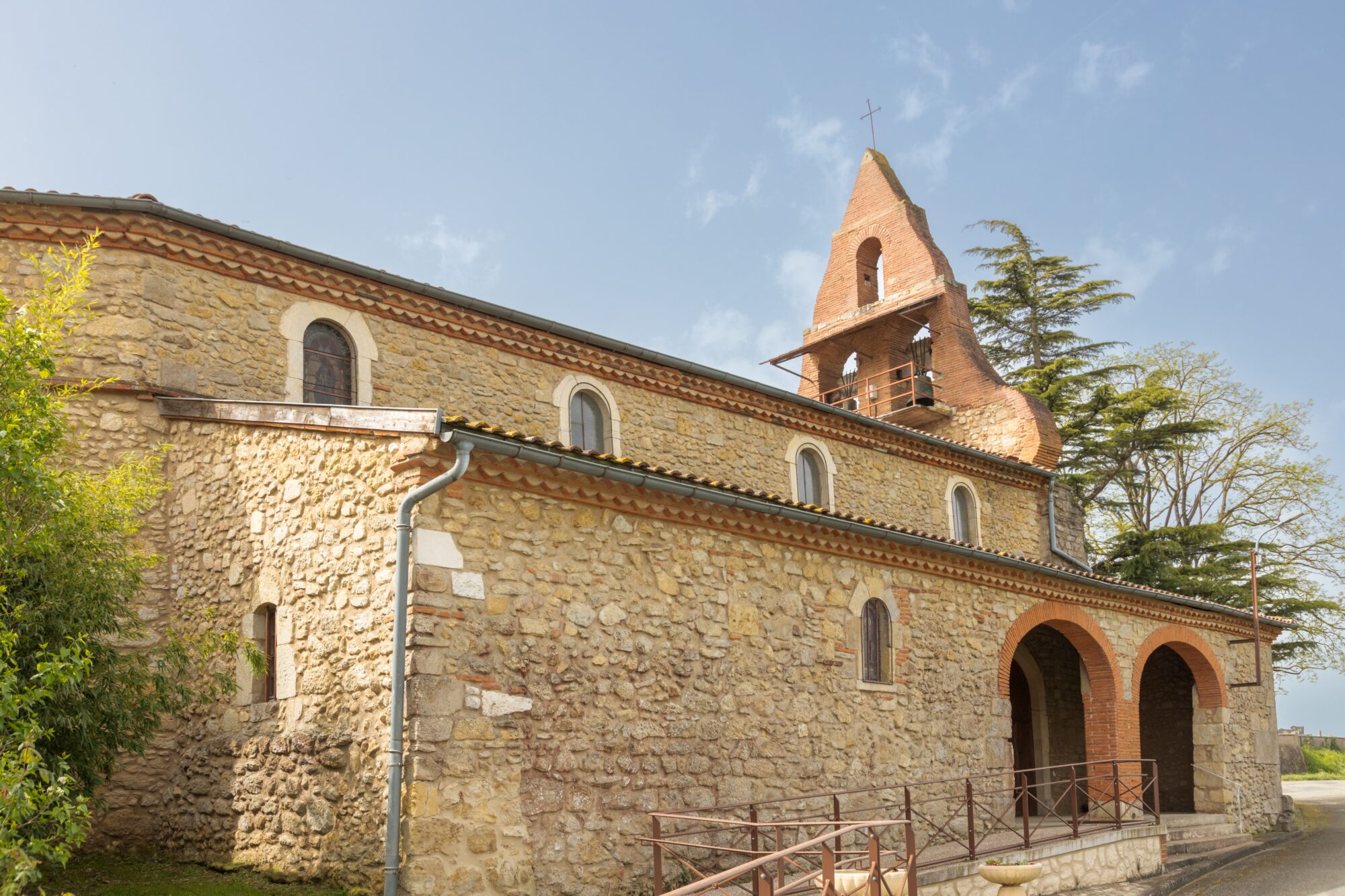Église en pierre et clocher, Office de Tourisme Cœur de Garonne