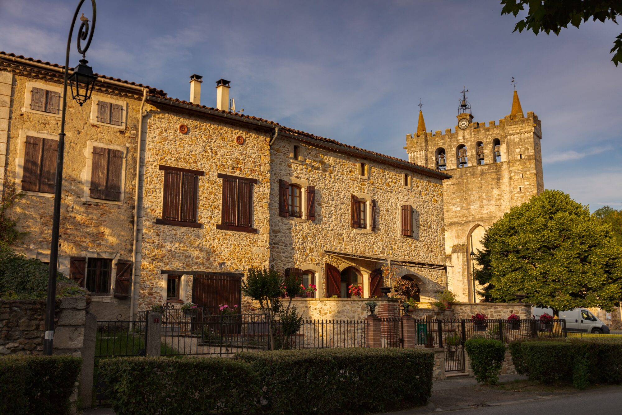Maisons en pierre et clocher fortifié, Cœur de Garonne
