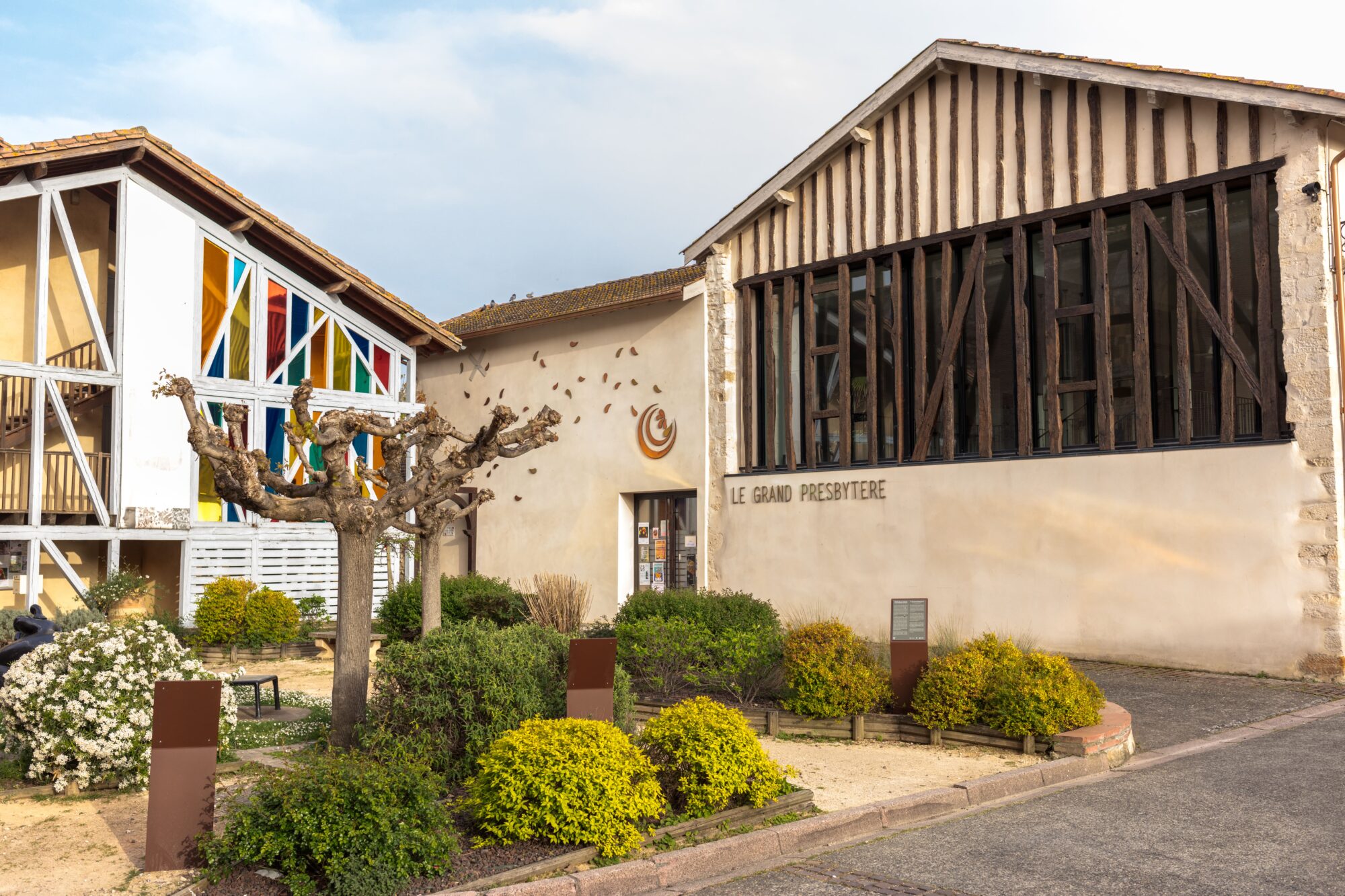 Façade du Grand Presbytère, Office de Tourisme Cœur de Garonne