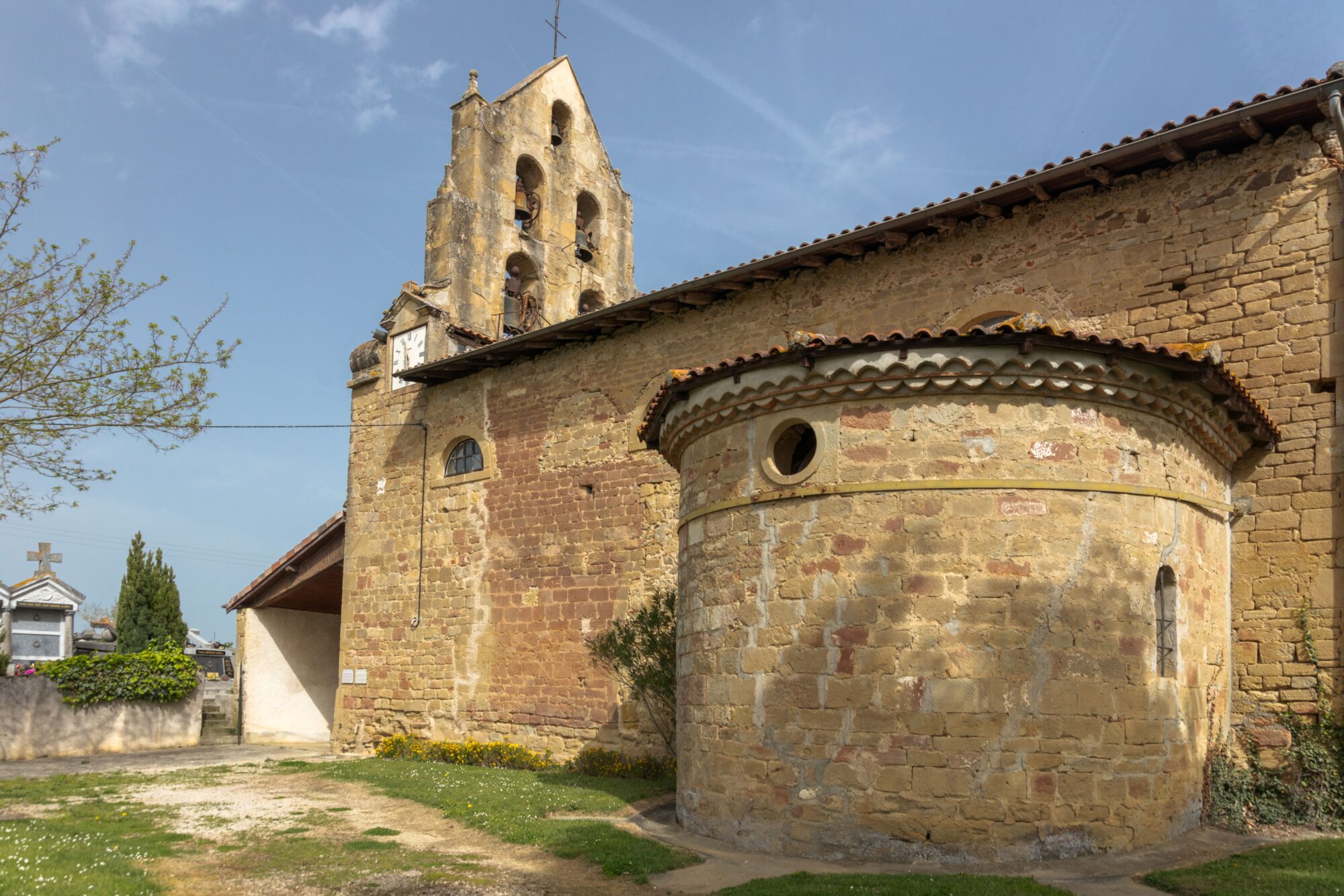 Église en pierre avec clocher et abside, Office de Tourisme Cœur de Garonne