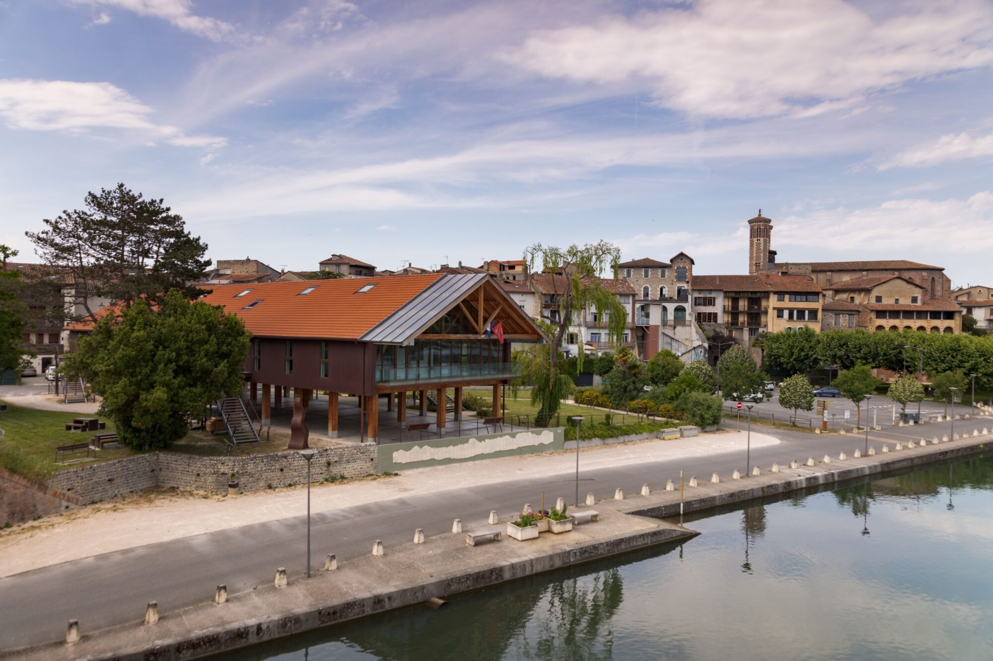 Office de Tourisme Cœur de Garonne au bord du canal