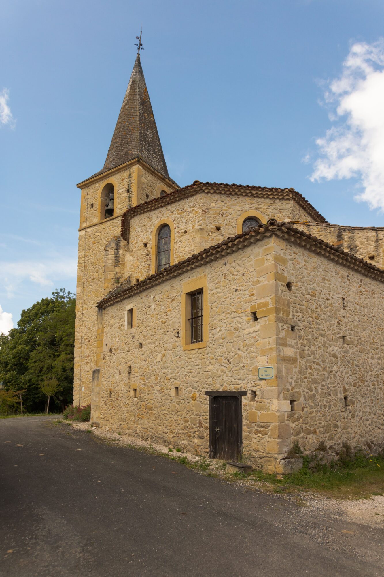 Église en pierre à clocher pointu, Office de Tourisme Cœur de Garonne