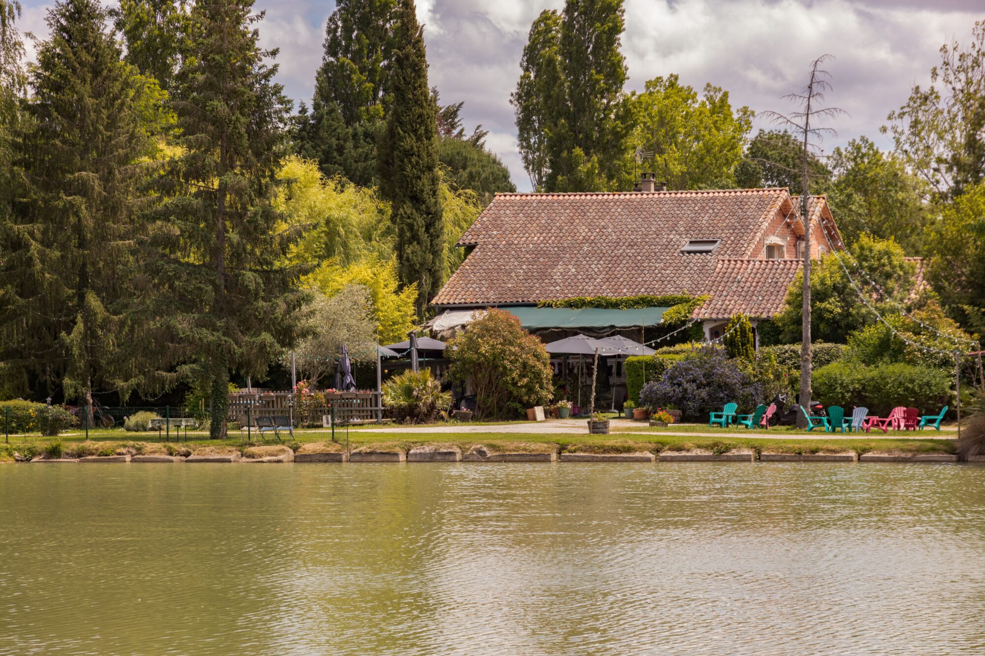 Maison au bord d’un lac, Office de Tourisme Cœur de Garonne