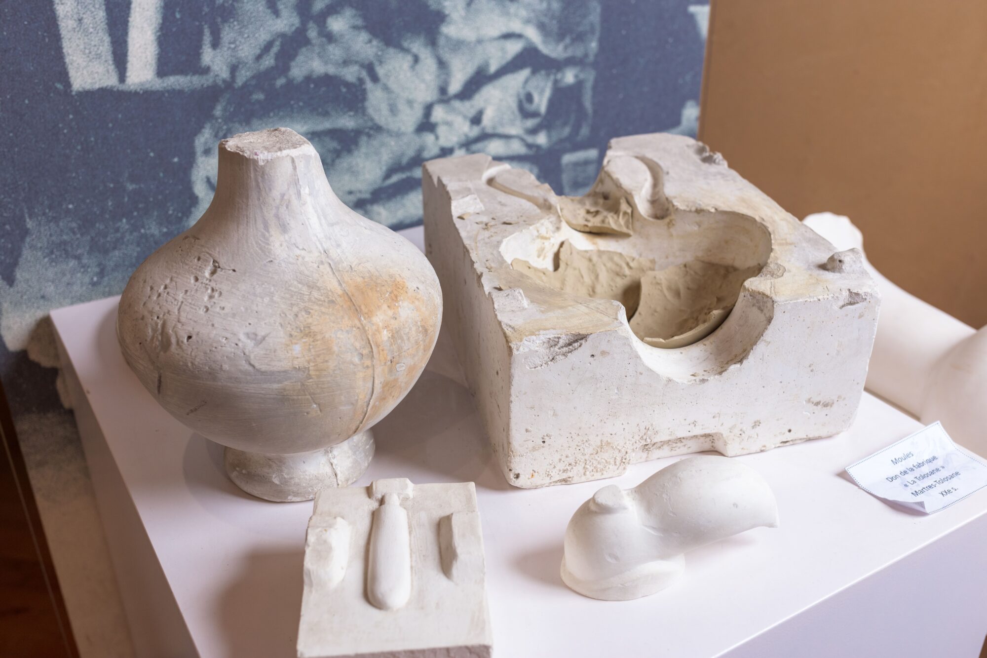Moule en plâtre et céramique en cours de fabrication, Office de Tourisme Cœur