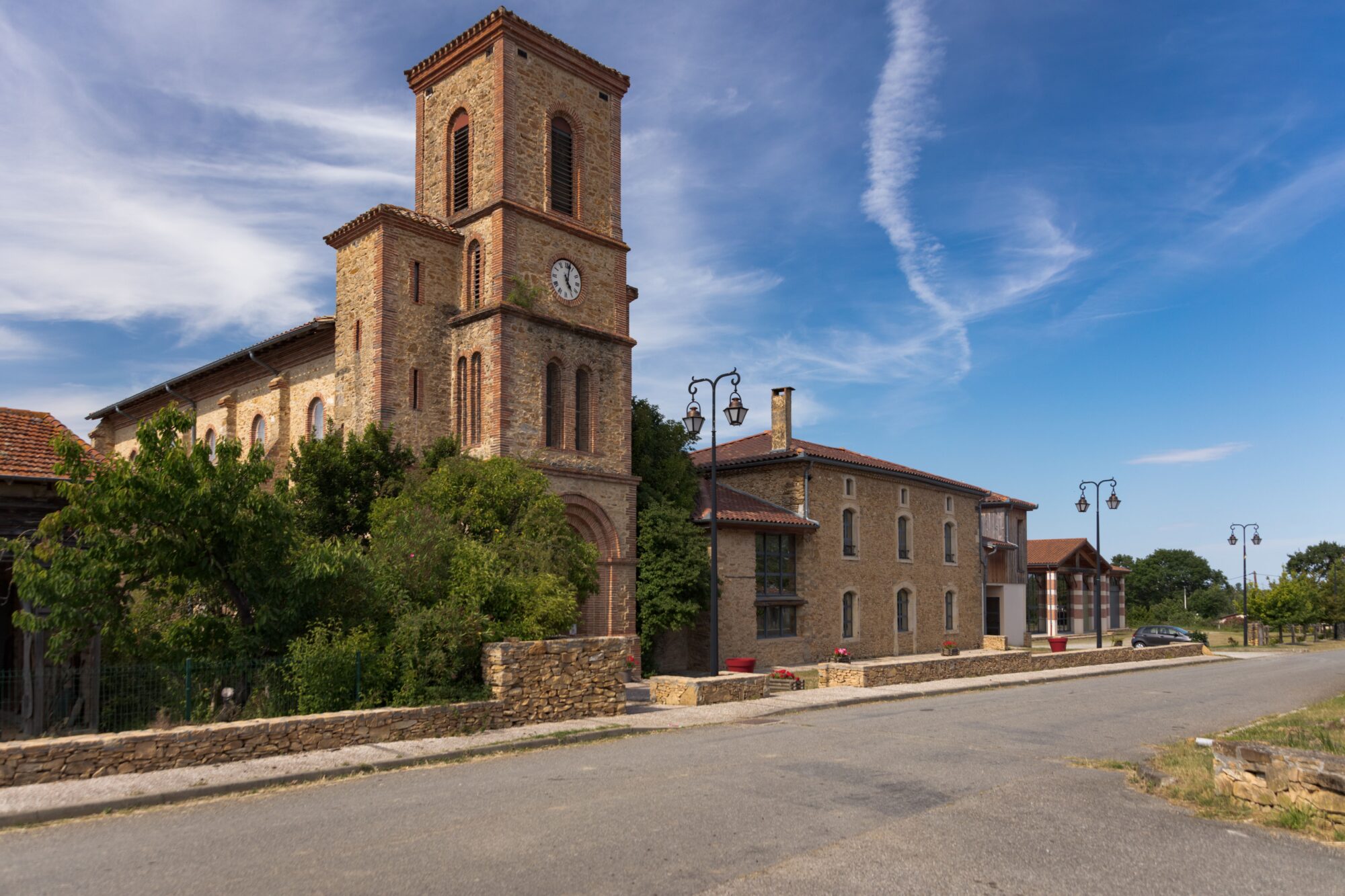 Église en pierre avec clocher, Office de Tourisme Cœur de Garonne
