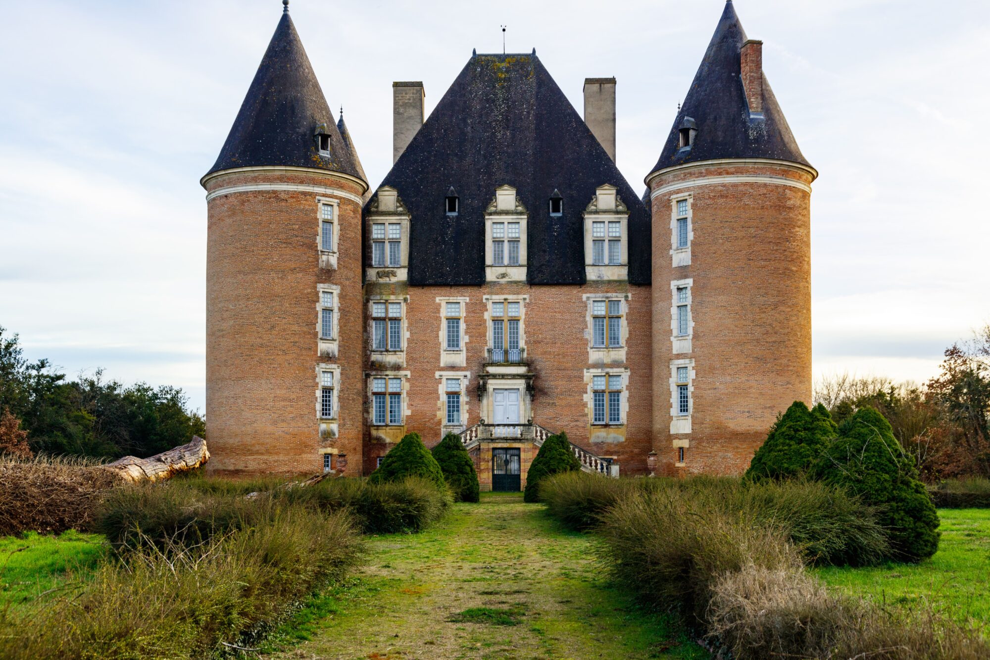 Château en brique à deux tours, Office de Tourisme Cœur de Garonne