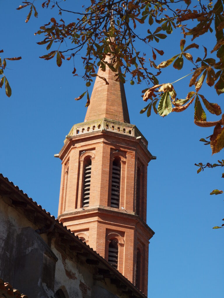 Clocher en brique d'une église, Office de Tourisme Cœur de Garonne