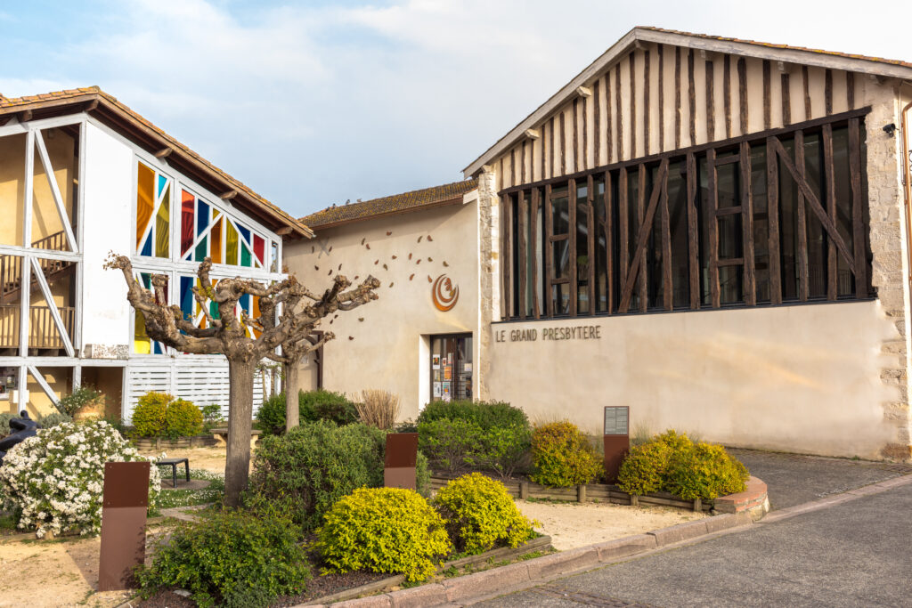Office de Tourisme Cœur de Garonne au Grand Presbytère à Martres-Tolosane